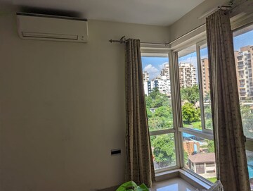 Room in 2 BHK Apartment at Vertical Alcinia, Mohammadwadi – for Rent