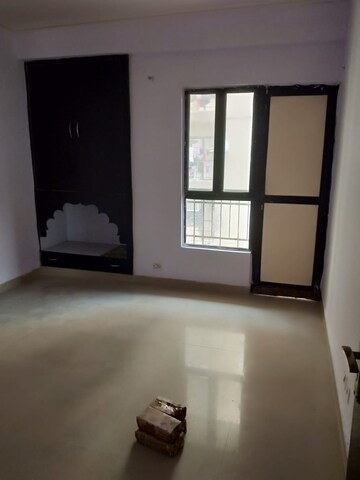Room in 2.5 BHK Apartment at Grah Avas Green View Heights, Raj Nagar Extension – for Sale