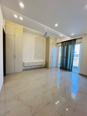Room in 4 BHK Builder Floor at Ansal Api Versalia 2, Sector 67a – for Sale