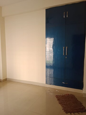 Room in 2 BHK Apartment at Divyansh Flora, Sector 16c Greater Noida – for Sale