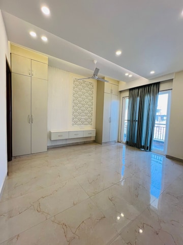 Room in 4 BHK Builder Floor at Ansal Versalia Avante, Sector 67 – for Sale