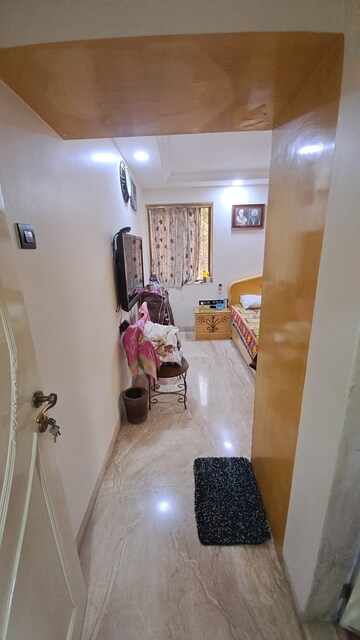 Room in 3 BHK Apartment at Union Park Khar West, Khar West – for Sale