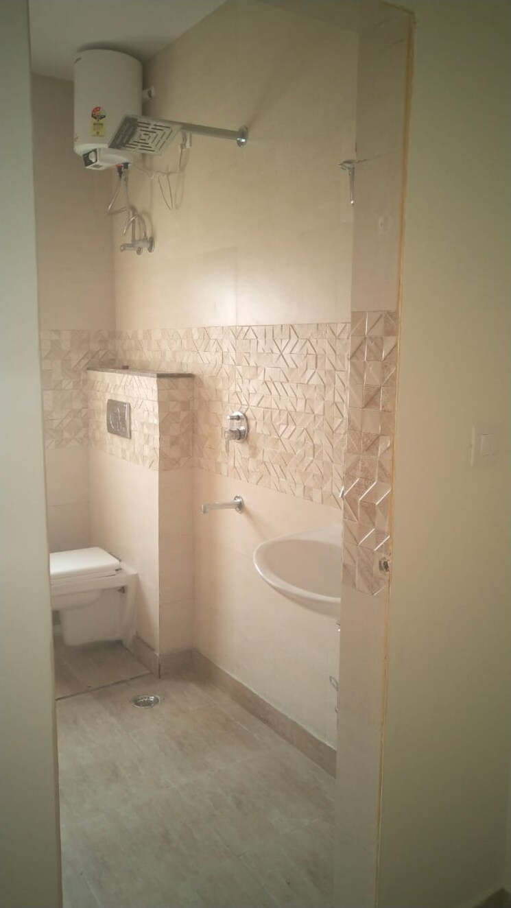 Bathroom, moti nagar 1 RK 360 Sq.Ft. Apartment In Moti Nagar Delhi 7655694