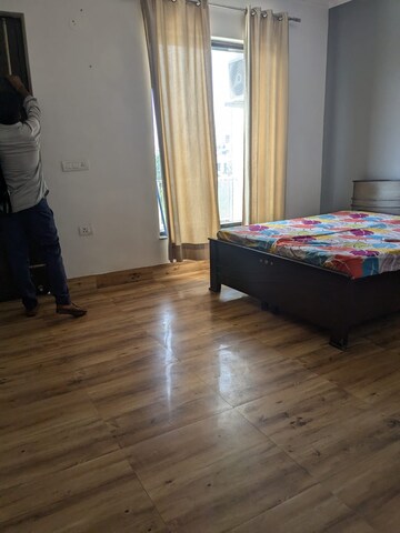 Bedroom in 3 BHK Builder Floor at Palam Vihar – for Sale