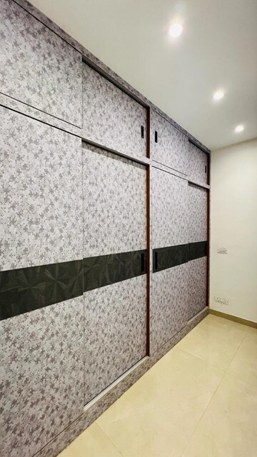 Furnished Amenities in 4 BHK Builder Floor at Uppal Southend, Sector 49 – for Sale