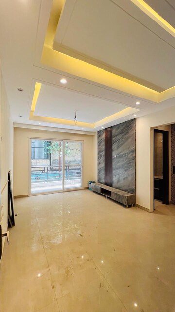 Room in 4 BHK Builder Floor at Uppal Southend, Sector 49 – for Sale