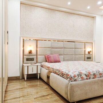 Bedroom in 4 BHK Builder Floor at Eros Rosewood City, Rosewood City – for Sale
