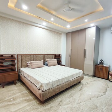 Bedroom in 4 BHK Builder Floor at Eros Rosewood City, Rosewood City – for Sale