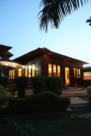 3 BHK Villa – Exterior View View at SS Sainik Farms, Sector 150 - for Sale