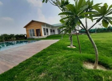 3 BHK Villa – Garden View at SS Sainik Farms, Sector 150 - for Sale