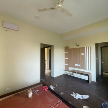 Room in 4 BHK Villa at BPTP Amstoria, Sector 102 – for Sale