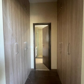 Building Lobby in 4 BHK Villa at BPTP Amstoria, Sector 102 – for Sale