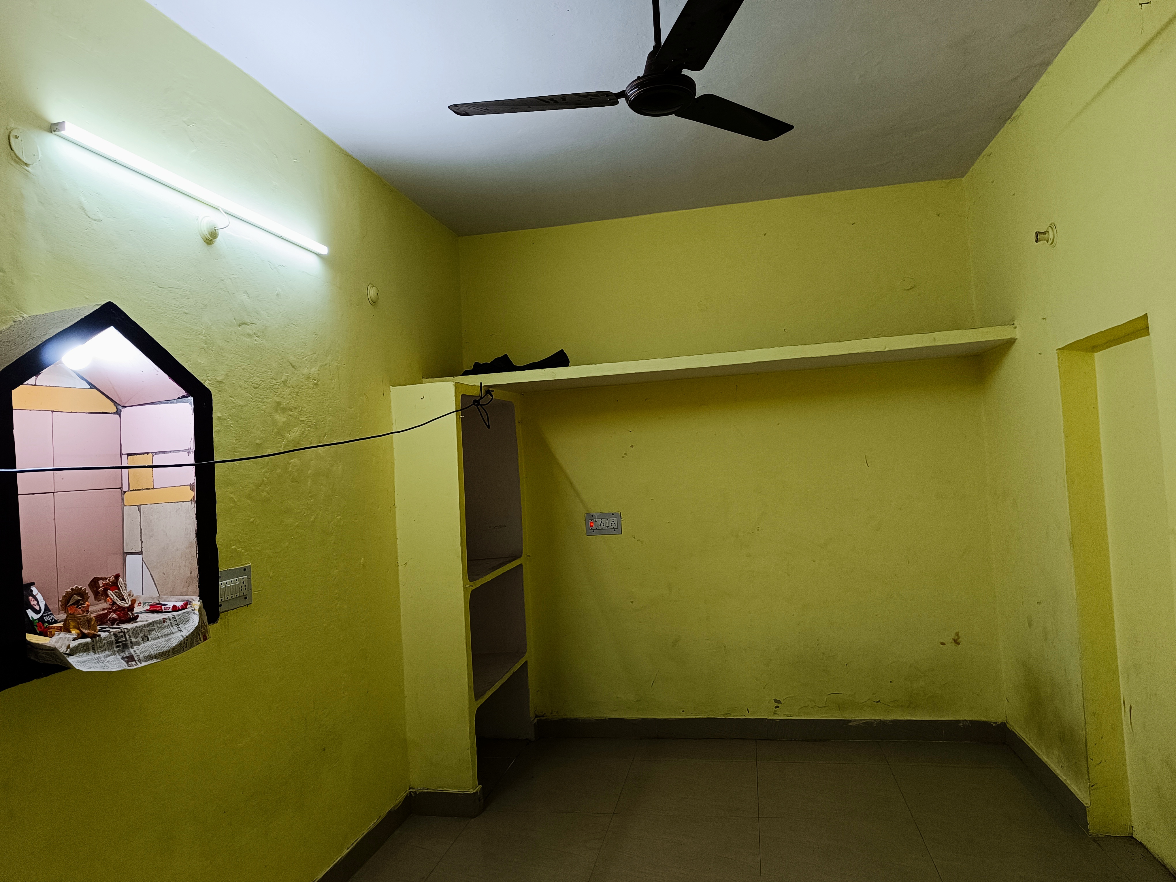 Rental 1.5 Bedroom 400 Sq.Ft. Independent House in Lda Colony Lucknow