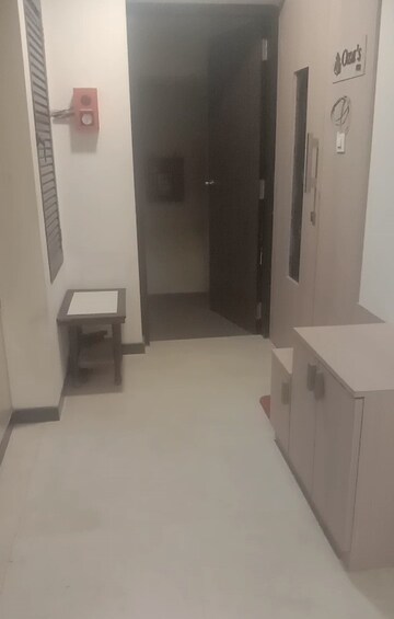Building Lobby in 3 BHK Apartment at Heritage Elegance, Matunga – for Sale