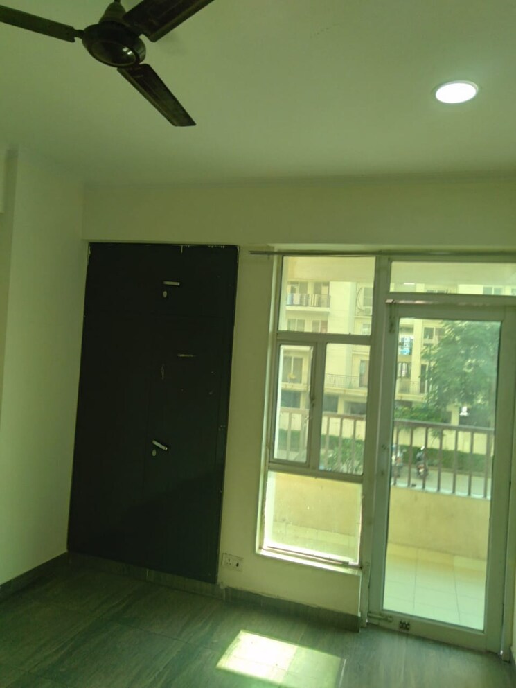 Room, gaur-city-2-16th-avenue 3 Bedroom 1385 Sq.Ft. Apartment In Sector 16c Greater Noida Greater Noida 7657672
