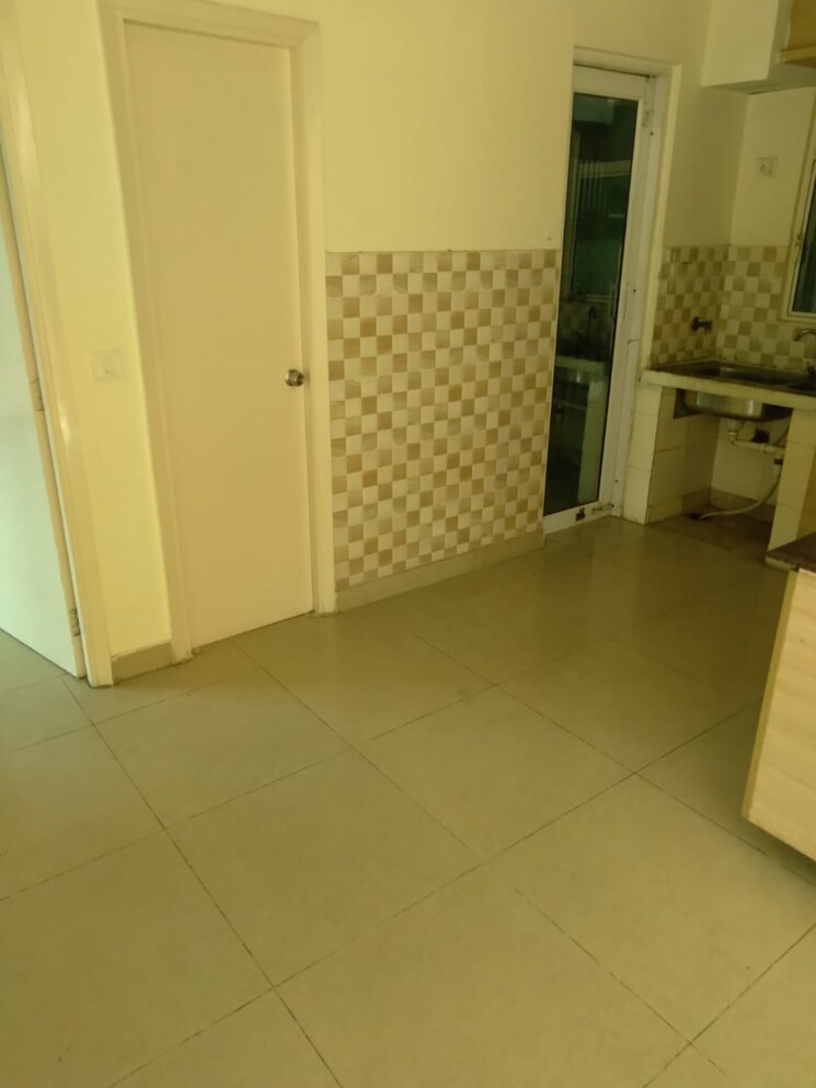 Room, gaur-city-2-16th-avenue 3 Bedroom 1385 Sq.Ft. Apartment In Sector 16c Greater Noida Greater Noida 7657672