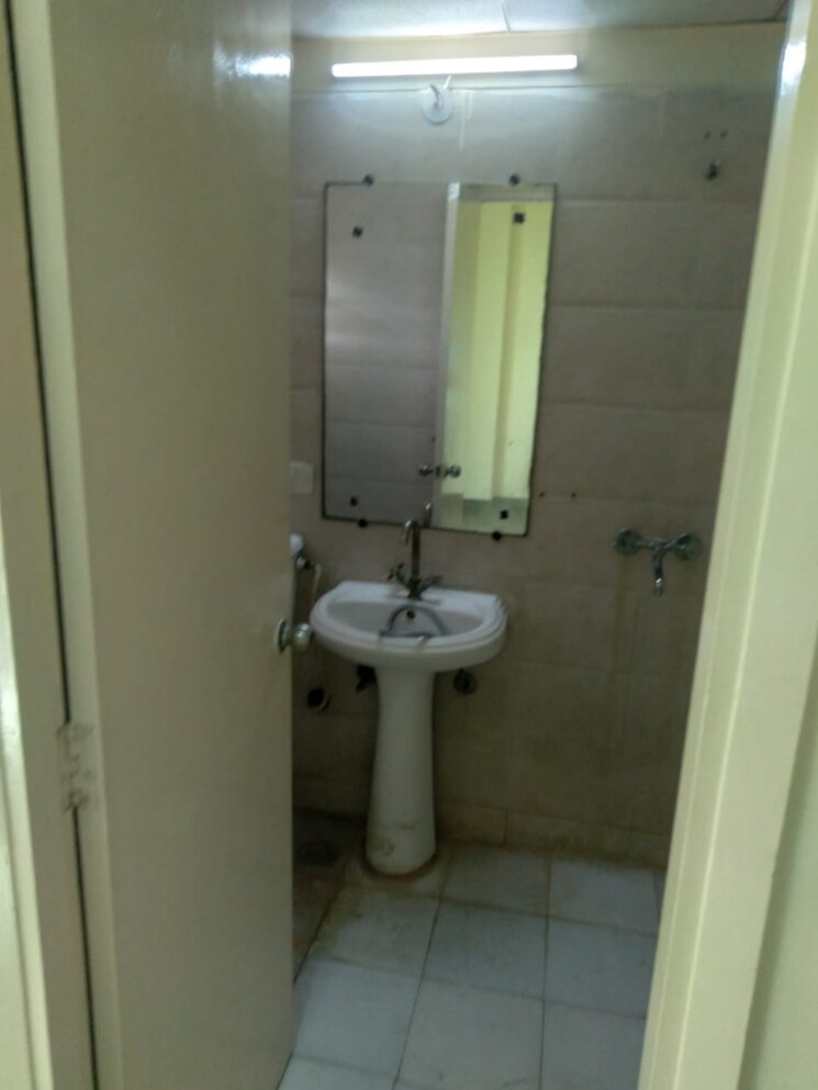 Bathroom, gaur-city-2-16th-avenue 3 Bedroom 1385 Sq.Ft. Apartment In Sector 16c Greater Noida Greater Noida 7657672