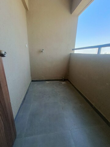 Room in 3 BHK Apartment at Mantra Montana Phase 6, Dhanori – for Sale