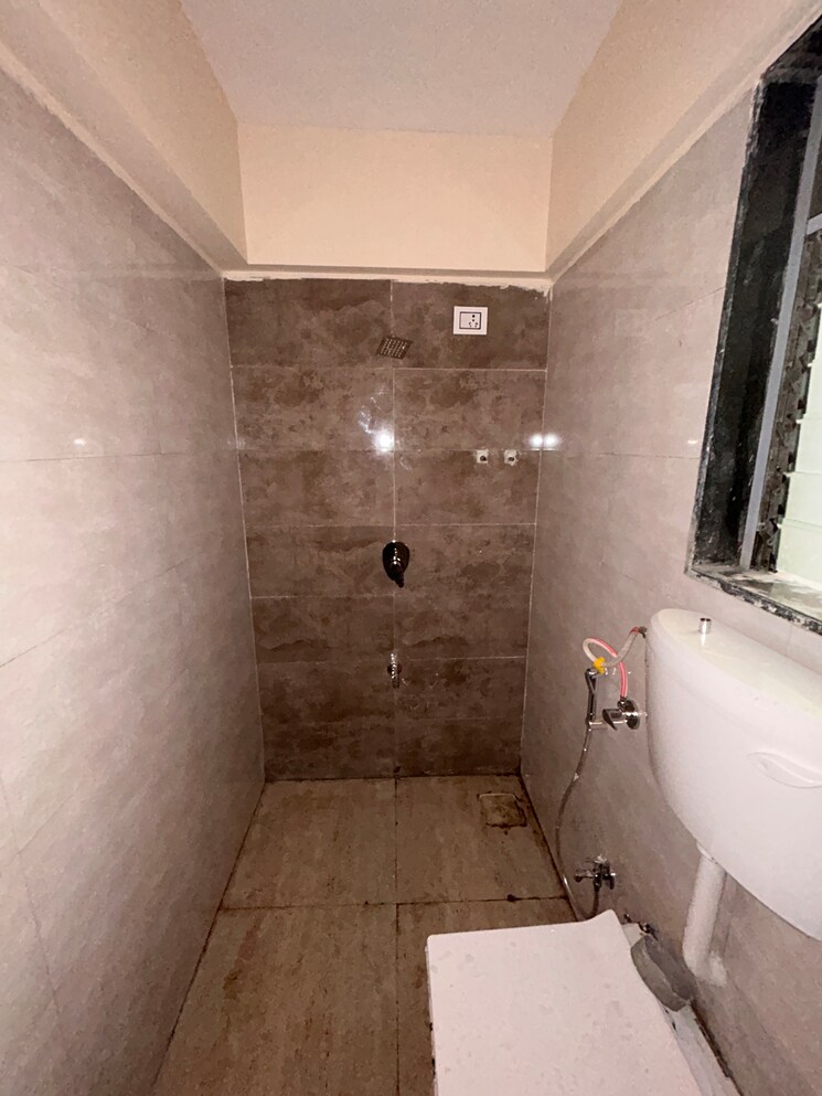 Attached Bathroom, aaryadeep-shri-sai-vishram-chsl 1 Bedroom 431 Sq.Ft. Apartment In Dahisar West Mumbai 7657927