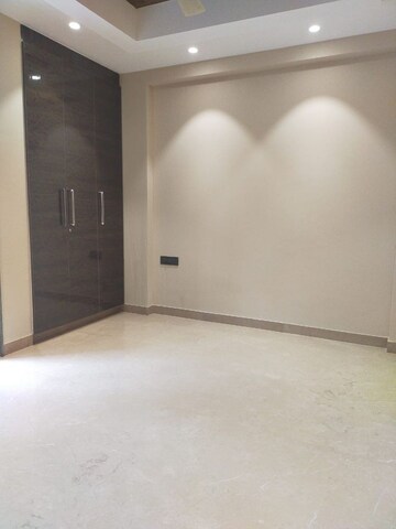 Room in 3 BHK Builder Floor at Pitampura – for Sale