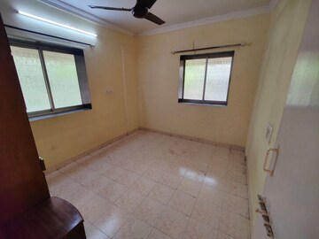 Room in 1 RK Apartment at Vile Parle East – for Sale