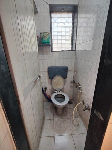 Bathroom in 1 RK Apartment at Vile Parle East – for Sale