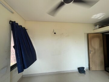 Room in 1 BHK Apartment at Vile Parle East – for Sale