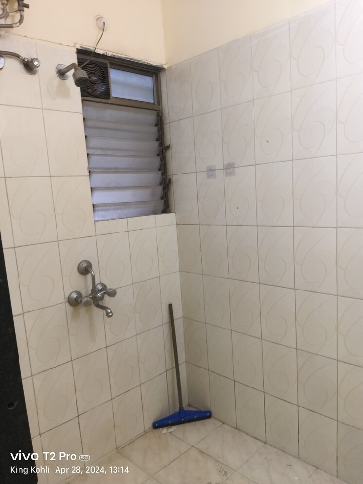 Bathroom, priyadarshini-chs-dadar 1 Bedroom 624 Sq.Ft. Apartment In Dadar West Mumbai 7658866