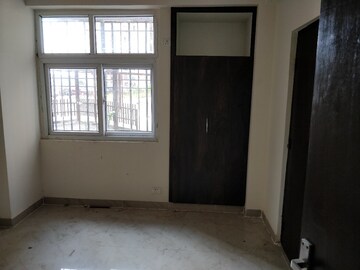 रेसिडेंशियल घर वर्ग मीटर फॉर रेंट इन नोएडा सेंट्रल नोएडा  7658942