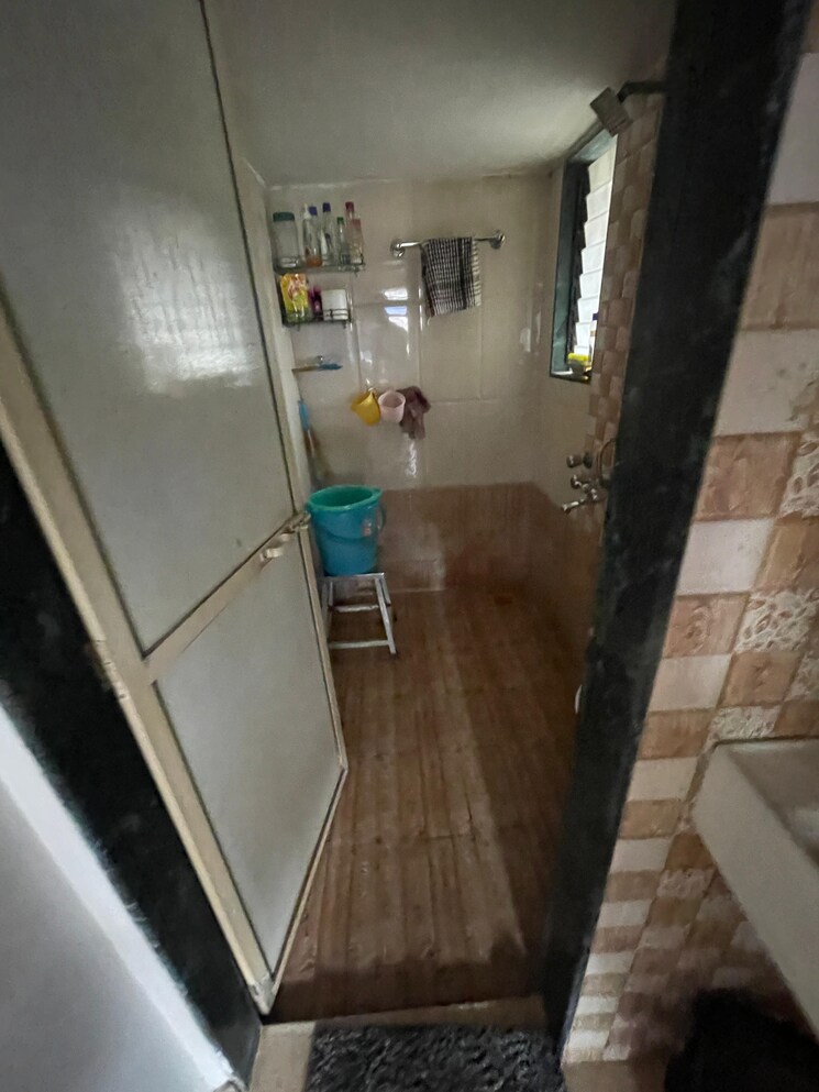 Bathroom, raj-shivam-society 1 Bedroom 445 Sq.Ft. Apartment In Dahisar East Mumbai 7658936