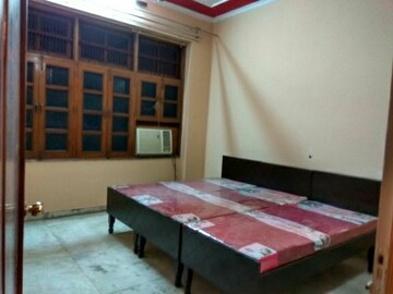 Room in  Pg at Sector 16 – for Rent