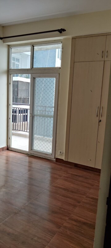 रेसिडेंशियल फ्लैट वर्ग फुट फॉर रेंट इन इंद्रपुरम ग़ाज़ियाबाद  7659278