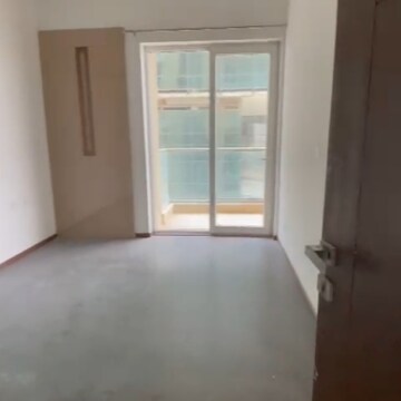 Room in 3 BHK Apartment at Ramprastha Pearl Court, Vaishali Extension – for Sale