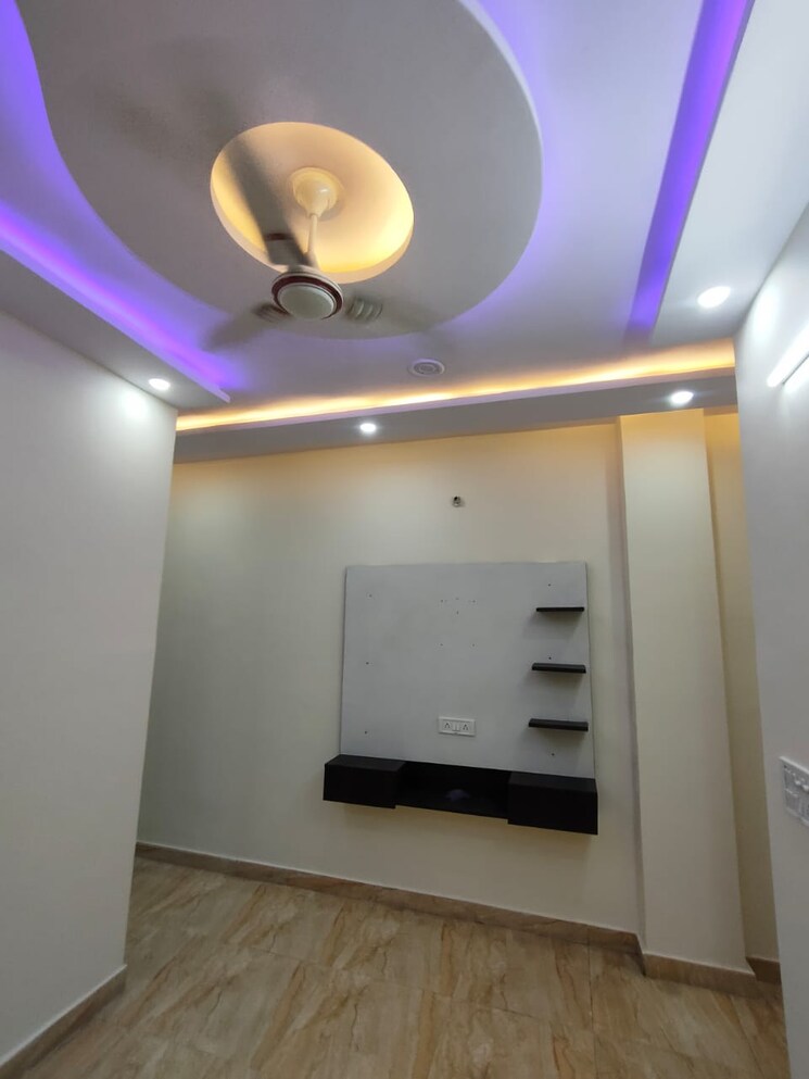 undefined, uttam nagar west 2 Bedroom 60 Sq.Yd. Builder Floor In Uttam Nagar West Delhi 7659491