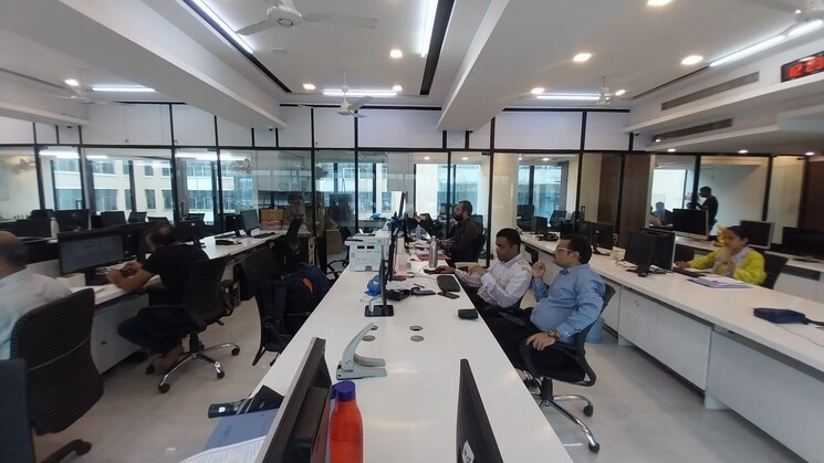 Team Area, vip-plaza Commercial Office Space in IT/SEZ 3000 Sq.Ft. In Jogeshwari West Mumbai 7659653