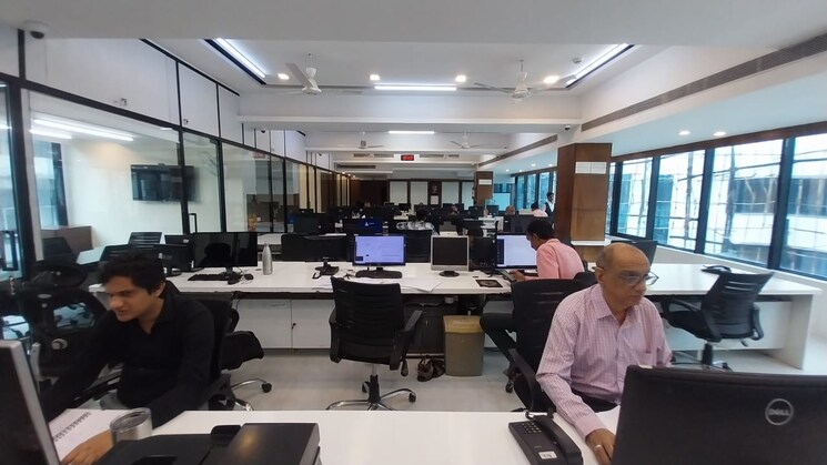 Team Area, vip-plaza Commercial Office Space in IT/SEZ 3000 Sq.Ft. In Jogeshwari West Mumbai 7659653