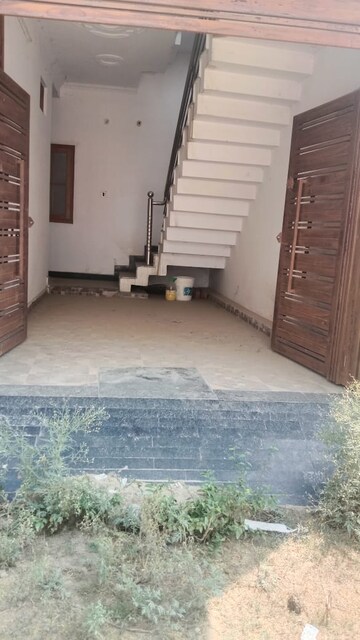 Room in 2 BHK Independent House at Deva Road – for Sale