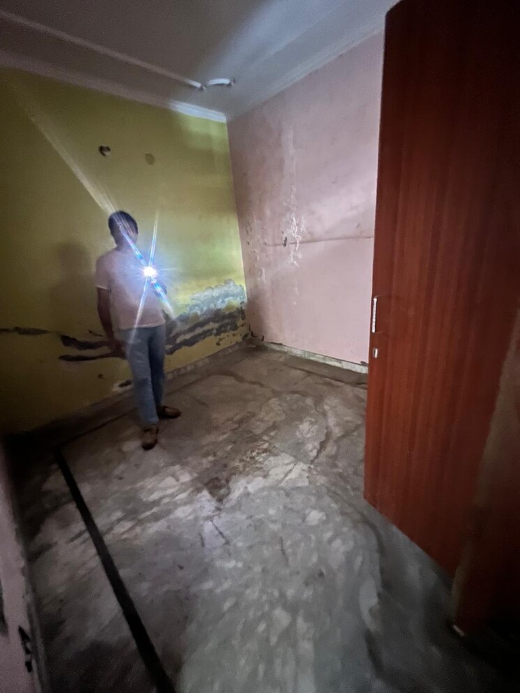 Bathroom, pradhan-puram 2 Bedroom 100 Sq.Yd. Independent House In Akash Nagar Ghaziabad 7660307