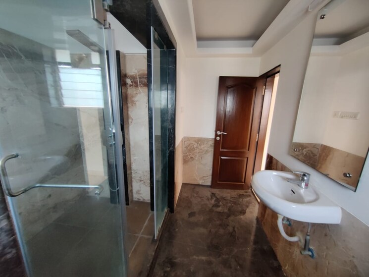Bathroom, breezy-heights 3 Bedroom 1500 Sq.Ft. Apartment In Bandra West Mumbai 7660683