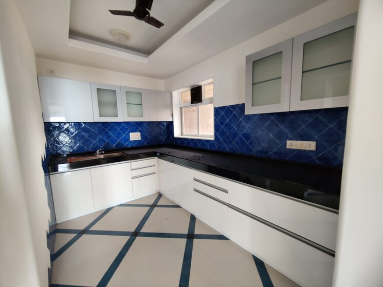 Kitchen, breezy-heights 3 Bedroom 1500 Sq.Ft. Apartment In Bandra West Mumbai 7660683