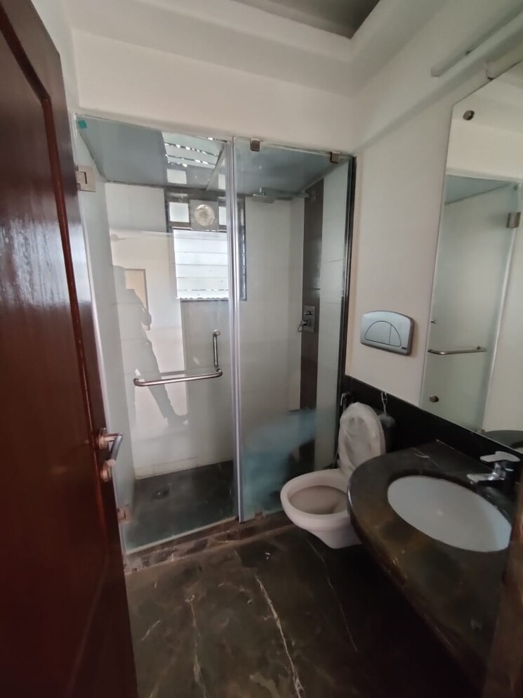 Master Bedroom, breezy-heights 3 Bedroom 1500 Sq.Ft. Apartment In Bandra West Mumbai 7660683