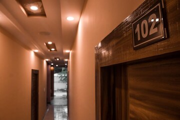 Furnished Amenities in 4 BHK Apartment at Bestech Park View Spa Next, Sector 67 – for Sale