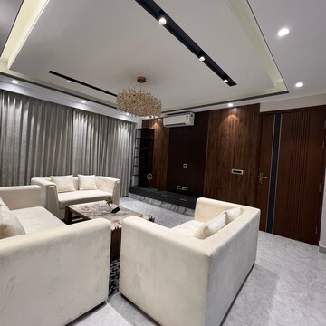 Bedroom in 4 BHK Builder Floor at Ansal API Esencia, Sector 67 – for Sale