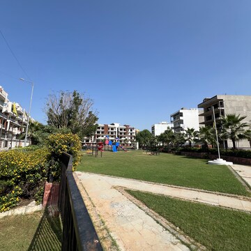 4 BHK Builder Floor – Garden View at Ansal API Esencia, Sector 67 - for Sale