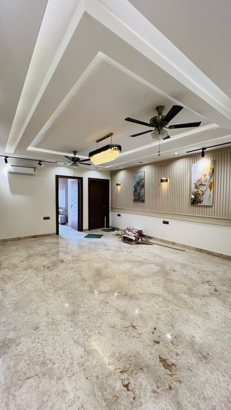 Room, south city 2 4 Bedroom 360 Sq.Yd. Builder Floor In South City 2 Gurgaon 7661202