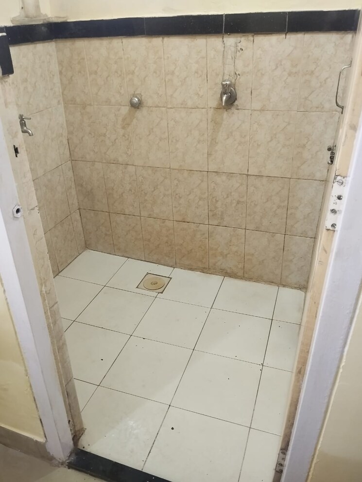 Bathroom, piramal-mills-tower 1 Bedroom 225 Sq.Ft. Apartment In Lower Parel Mumbai 7661376