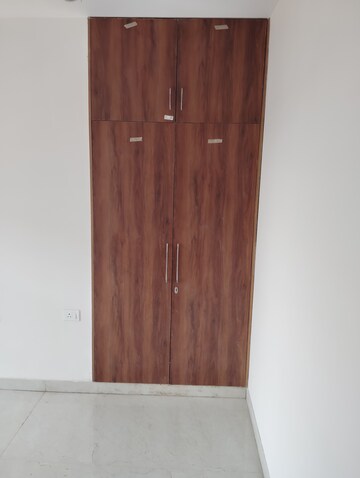 Furnished Amenities in 4 BHK Builder Floor at Sector 37 – for Sale