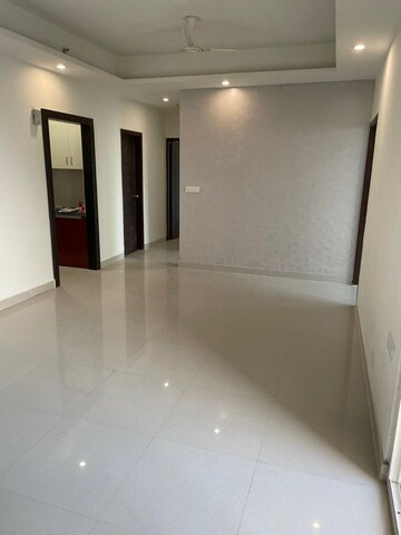 Room in 2.5 BHK Apartment at Mahagun Mirabella, Sector 79 – for Sale