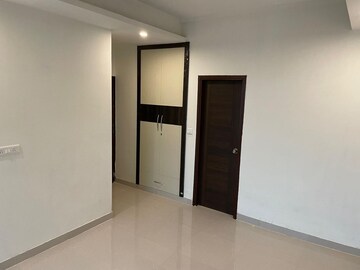 Room in 2.5 BHK Apartment at Mahagun Mirabella, Sector 79 – for Sale