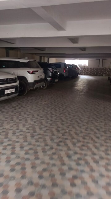 Parking in 2 BHK Apartment at Ashok Vihar Sector 3, Sector 3 – for Sale